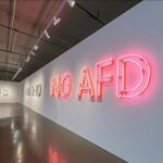 Katja Riemann Instagram - Aus aktuellem Anlass und aufgrund des Umstands, dass politische Mitarbeiter der AfD zur Eröffnung des internationalen Filmfestivals Berlin, der @berlinale eingeladen wurden, 15. Februar wird das sein, hier ein paar wunderschöne Designs von Florian Dengler @berlinteaparty, die er uns zur freien Verfügung gestellt hat. Vielen Dank dafür. Und Danke @anikadecker , für die Verknüpfung und deine klare Haltung. …inzwischen wieder ausgeladen… Sharen der Fotos ausdrücklich erlaubt, sagt @berlinteaparty Europe