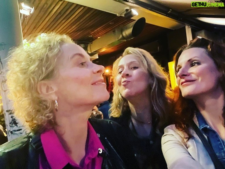 Katja Riemann Instagram - Girls night out! With jawlines. I love you @schorinadine and @tinakrohnphoto