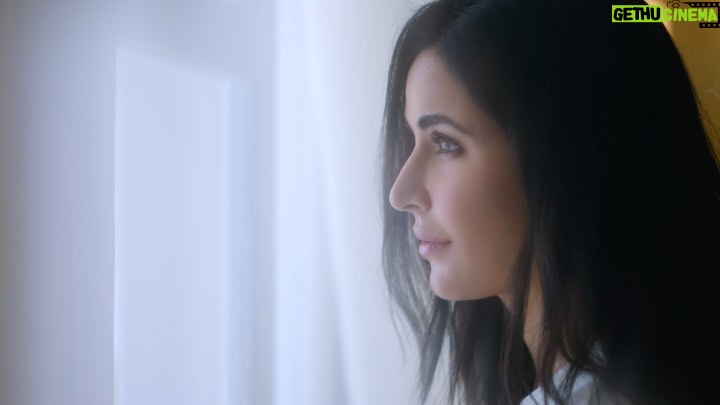 Katrina Kaif Instagram - So Excited to be joining UNIQLO, one of my favourite clothing brands. Love the brand for its style , simplicity , and elegance. Check out more from their Fall Winter collection at UNIQLO app or nearest stores. @uniqloin #UNIQLOindia #Lifewear #uniqloxKatrina #fallwintercollection