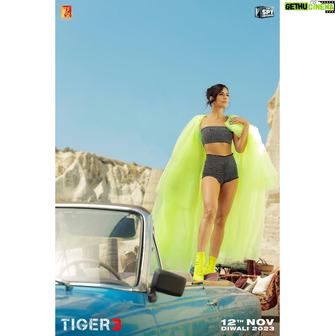 Katrina Kaif Instagram - Here we go 😎 #LekePrabhuKaNaam …Song out NOW! *link in bio* #Tiger3 arriving in cinemas on 12th November. Releasing in Hindi, Tamil & Telegu … @beingsalmankhan | @therealemraan | #ManeeshSharma | @yrf | @ipritamofficial | @amitabhbhattacharyaofficial | @arijitsingh | @nikhitagandhiofficial | @vaibhavi.merchant | @madhankarky | @bennydayalofficial | @anushamani | @boselyricist | @anaitashroffadajania | #AlviraKhanAgnihotri | @ashley_rebello | @darshanjalan | #YRF50 | #YRFSpyUniverse