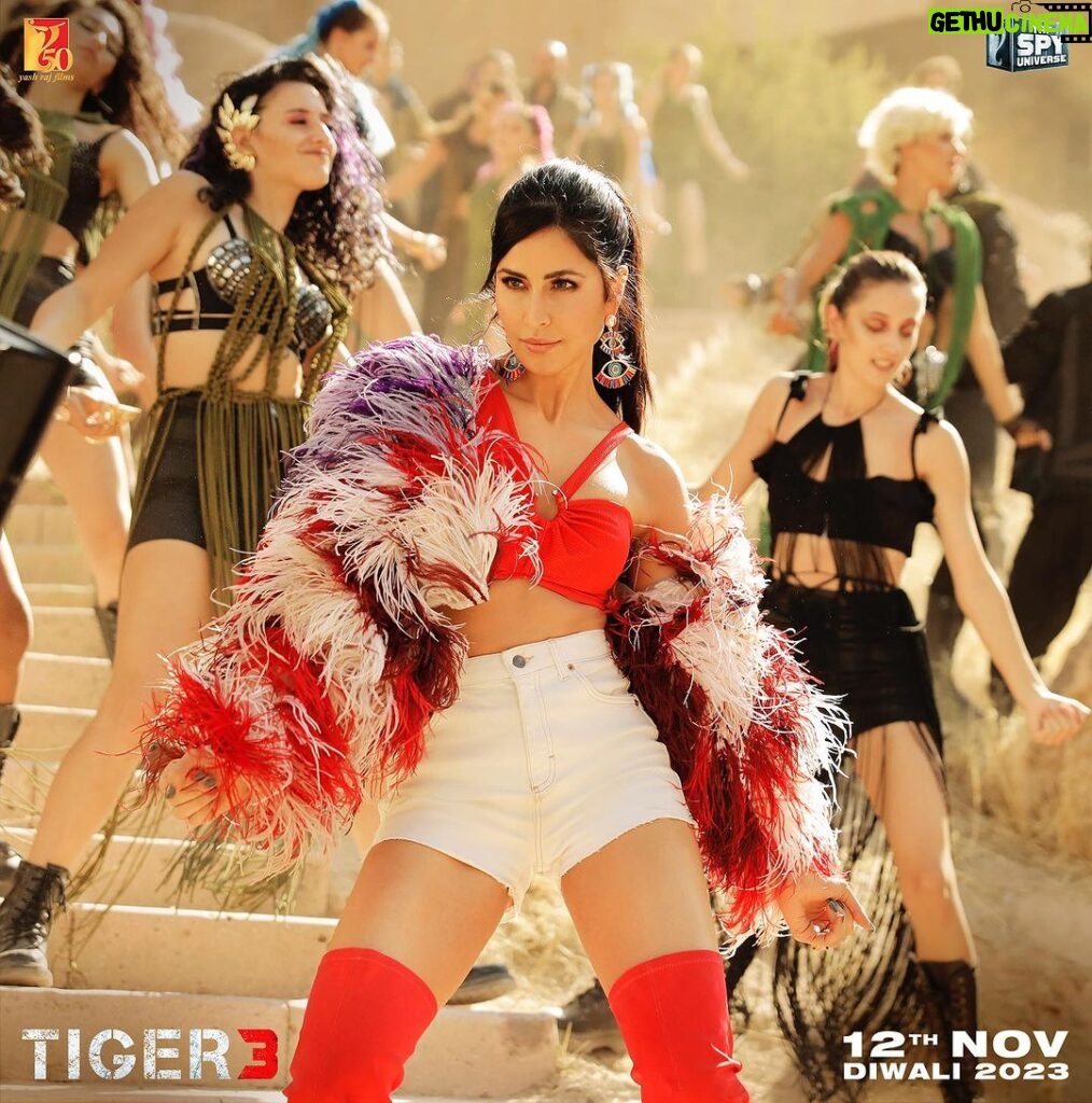 Katrina Kaif Instagram - Here we go 😎 #LekePrabhuKaNaam …Song out NOW! *link in bio* #Tiger3 arriving in cinemas on 12th November. Releasing in Hindi, Tamil & Telegu … @beingsalmankhan | @therealemraan | #ManeeshSharma | @yrf | @ipritamofficial | @amitabhbhattacharyaofficial | @arijitsingh | @nikhitagandhiofficial | @vaibhavi.merchant | @madhankarky | @bennydayalofficial | @anushamani | @boselyricist | @anaitashroffadajania | #AlviraKhanAgnihotri | @ashley_rebello | @darshanjalan | #YRF50 | #YRFSpyUniverse
