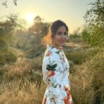Katrina Kaif Instagram - Wishing Peace of mind , health , happiness and love for everyone in 2024 ….. 🤍🤍🤍
