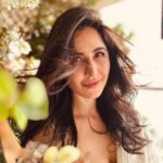 Katrina Kaif Instagram - Gd morning…🌻