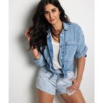 Katrina Kaif Instagram - Just a little post pack up posing 🌞 📸