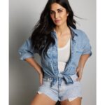 Katrina Kaif Instagram - Just a little post pack up posing 🌞 📸