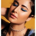 Katrina Kaif Instagram – Dewy base, nude lips and STATEMENT eyes for the party szn ✨

Wearing #KayBeauty 💁🏻‍♀️
✨Hydrating Foundation
✨ Contour and Highlight Pro Palette 
✨ Quick Dry Liquid Eyeliner – Bespoke Blue 
✨ Gel Eye Pencil – Olive 
✨ Matte Blush – Soft Nude
✨ Matte Drama Lipstick – Snapshot
@kaybykatrina