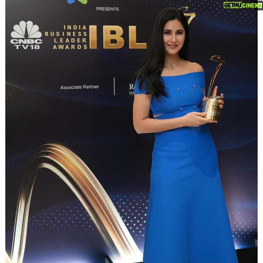 Katrina Kaif Instagram - We couldn't be more thrilled as @kaybykatrina wins the @cnbctv18india IBLA Break Out Brand of the Year Award! We have only you all to thank, for the immense consumer love we've received through the years on our products and this accolade is a testament to that! We promise to continue doing our best, ALWAYS!🤍 #ItsKayToBeYou #CNBCTV18IBLA