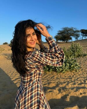 Katrina Kaif Instagram - Teen khoobsurat din… pyaar, araam, sunsets aur thand! New Year mana liya… now it’s time for #MerryChristmas !!!