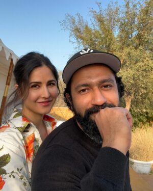 Katrina Kaif Instagram - Wishing Peace of mind , health , happiness and love for everyone in 2024 ….. 🤍🤍🤍