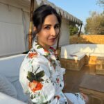 Katrina Kaif Instagram – Wishing Peace of mind , health , happiness and love for everyone in 2024 ….. 🤍🤍🤍