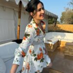 Katrina Kaif Instagram - Wishing Peace of mind , health , happiness and love for everyone in 2024 ….. 🤍🤍🤍