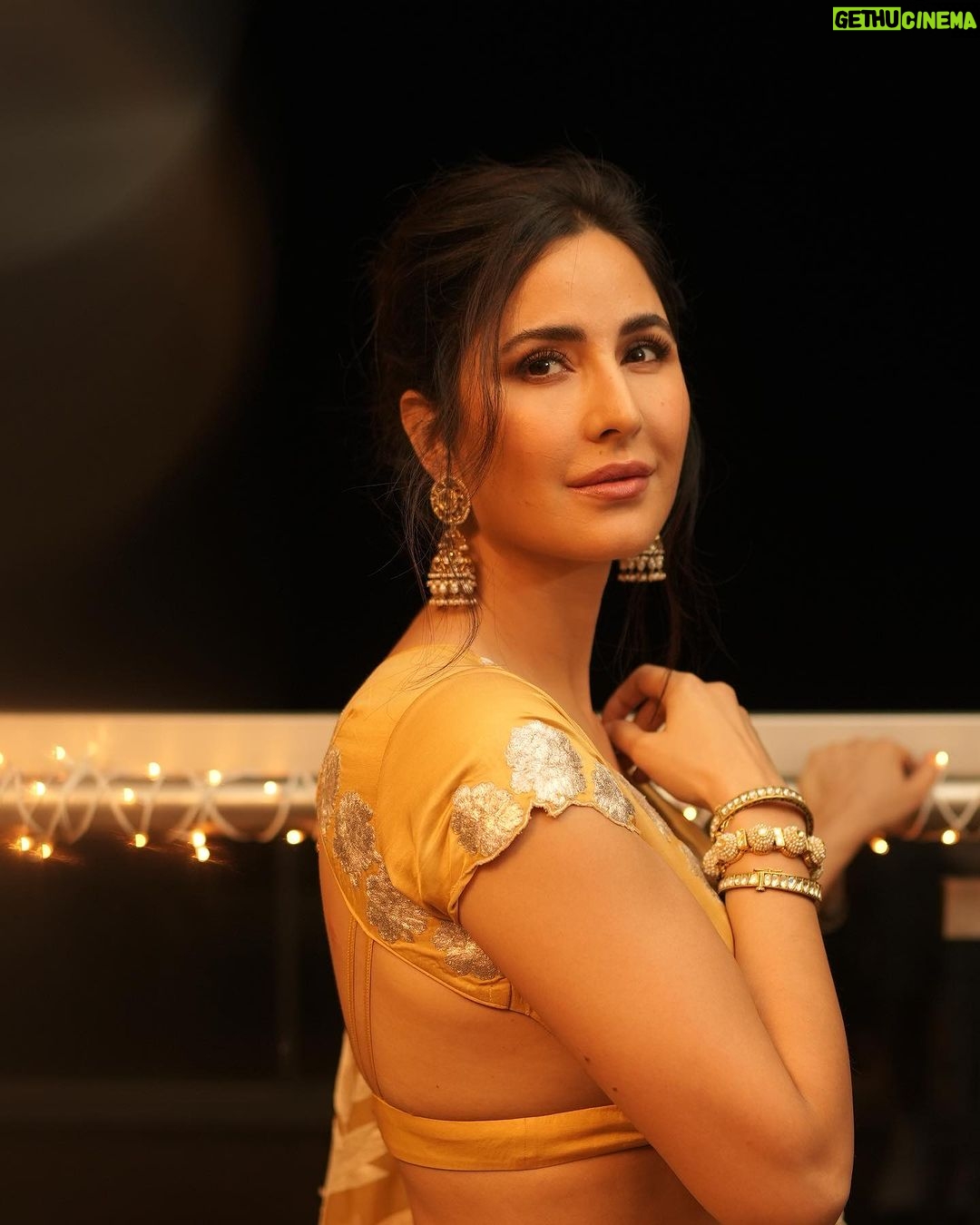 Katrina Kaif Instagram - Love and Light ✨🪔