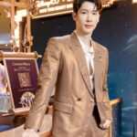 Kavinpat Thanahiransilp Instagram - 🪩🌟STEP INTO BEAUTY MAGIC WITH CLUB MAGIC 🌟🪩 ชาร์ลอต ทิวเบอร์รี่ ขอเชิญทุกคนเข้าสู่ Charlotte’s Club Magic ป๊อปอัพอีเว้นท์สุดมหัศจรรย์แห่งปี พร้อมมอบความสุขให้กับทุกคนด้วยเซตของขวัญสุดพิเศษจากคอลเลคชั่น Holiday 2023 พิเศษ! ลุ้นรับของขวัญเพิ่มเมื่อช้อปผลิตภัณฑ์ใดๆ ภายในงานที่ตู้ Magic Vending Machine 💖 โซน Hall of Fame ชั้น M ศูนย์การค้าสยาม พารากอน ตั้งแต่วันนี้ - 1 พ.ย. 66 @Charlottetilbury #CharlotteTilburyTH #ClubMagic #StepIntoMagic #Charlottetilburyholiday outfit: @houseoftatayvon Siam Paragon