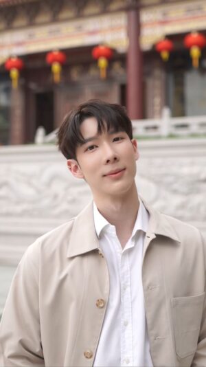 Kavinpat Thanahiransilp Instagram - ขออั่งเปาหน่อยน้า🧧💰 请给我多多红包可以吗？🤣 #ตรุษจีน