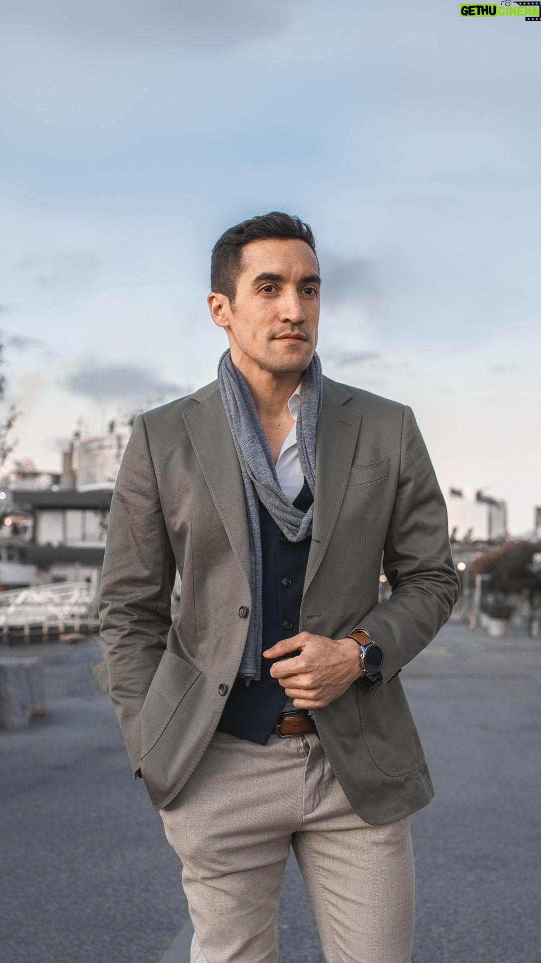 Keahu Kahuanui - 3.5K Likes - Brought to you in partnership with @AmazFit_us GTR SmartWatch #Ad ------------------------------------------------------ What's one of your top, go-to's when getting ready?