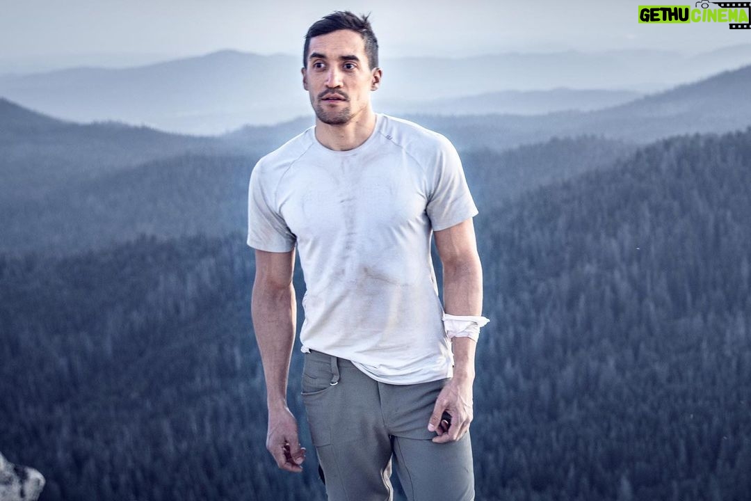 Keahu Kahuanui - 7.4K Likes - The morning after telling yourself you’re “only having ONE drink and then going home...”