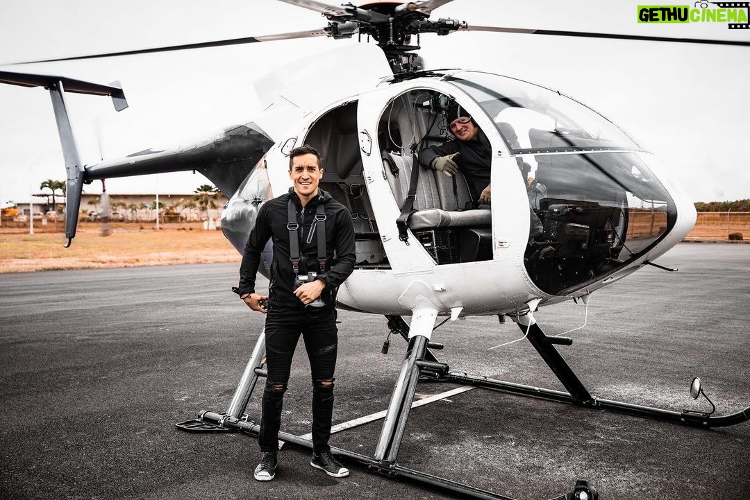 Keahu Kahuanui - 6.2K Likes - “What do you mean we’re not going to be jumping out of this?!”
. . .
Would you?
Tag someone you’d trust to hang off and jump with.