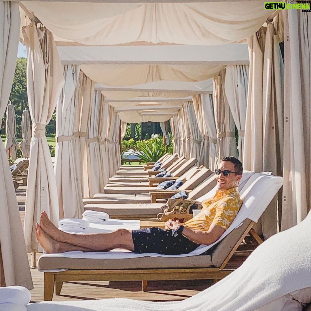 Keahu Kahuanui - 5.5K Likes - Dear @fshualalai,
I may not get home very often but you sure know how to welcome one (back) to the islands. From the leis to the incredible buffet breakfast to the perfect ocean view from the room and best resort gym I’ve ever seen... mahalo. Guess I live here now.
Who’s coming?!