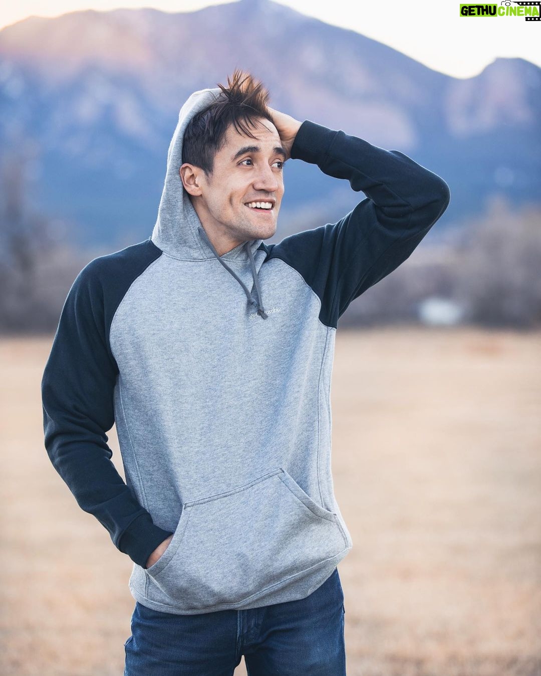 Keahu Kahuanui - 9K Likes - #ad Winter is in the air and I love it. Growing up in a warm and tropical climates, I was always told how much I would hate the winter when I found out what it’s like... could not be further from the truth. I know this year hits different but you can still go after all the things to keep you warm through it; hot drinks, toasty fires and cozy, warm clothes. Check out @columbia1938 and Columbia.com for that winter gear I seriously can’t get enough of (maybe even a few gifts for friends and the fam). #unwraptheoutdoors