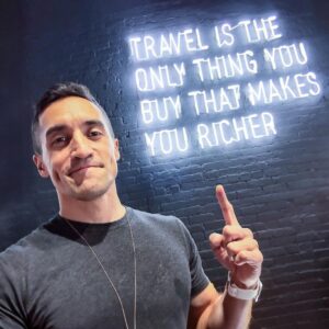 Keahu Kahuanui Instagram - …especially if it means you’re coming to Chicago March 22-24 for @epiccons this year to hang out with me and a whole lot of other faces you might know from Teen Wolf, Arrow, Vampire Diaries, Roswell… to name a few. 

Get tickets at epiccons.com 

🐺
