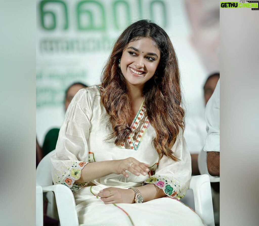 Keerthy Suresh Instagram - "Alive" is an ambitious project brought to life by MLA Anwar Sadath which focuses on uplifting the standard of education for students in Aluva, Kerala. As an initiative of this project, the 10th and 12th grade students across all syllabuses, who had secured A+/A1 in their exams, were felicitated. The rank holders of various undergraduate and post-graduate programs and schools who had secured cent percent pass were also honoured. I am proud and grateful to have been a part of this prestigious event. Interacting with the wonderful students who came and assured me that the world will witness many more wonders from the coming generations! I wish all the torch bearers of this illustrious project the very best