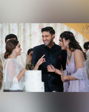 Keerthy Suresh Instagram - Food, smiles, weddings!🤍