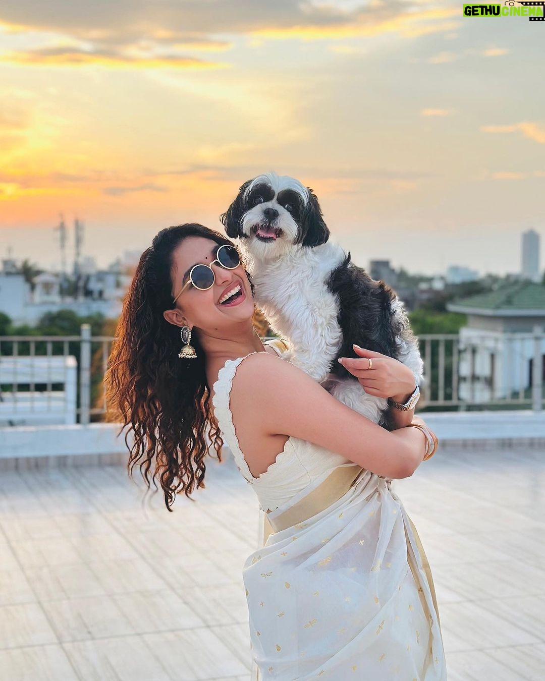 Keerthy Suresh - 2.3 Million Likes - Catching the golden hour on Thiruvonam! 🌼✨
എല്ലാവർക്കും ഹൃദയം നിറഞ്ഞ ഓണാശംസകൾ! ❤️
#OnamVibes