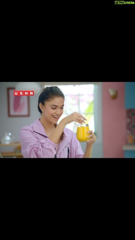Keerthy Suresh Instagram - Experience fast & fresh grinding with Usha Trienergy+ 800 W Copper Motor and Square Shaped Quadri Flow Blender Jar. @UshaCookOfficial #Ushacook #Usha #cooking
