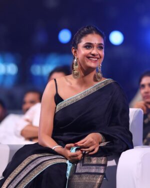 Keerthy Suresh Instagram - An amazing night with some amazing people! 🖤

Can’t wait for the release! 

#MAAMANNAN #AudioLaunch #Candids