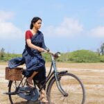 Keerthy Suresh Instagram – Me, my dirty nails, chappals, a stick earring (kuchi), matador van, Sudalai, Sangaiyya. A little bit of revenge and few emotions to make it a wholesome Arun Matheswaran’s film! Remembering Ponni and team on this special day 😄

@screensceneoffl @thatswatitis @selvaraghavan
@samcsmusic @yamini.yagnamurthy @ramuthangaraj @dhilipaction @nagooranramachandran @kabilanchelliah @jagadish_palanisamy @siddarth1786 @kirankumar_srinivasan @msk_senthilkumar @anbariv_action_director @pallavikshroff

#SaaniKaayidham #LoveMyTeam #1YearOfSaaniKaayidham