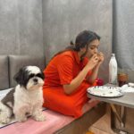 Keerthy Suresh Instagram - Binging on panduri mangoes before the season gets over! 🥭🤤 #MangoLove #SummerSeason