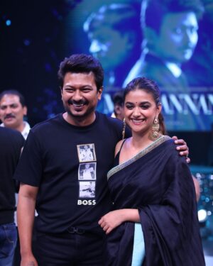 Keerthy Suresh Instagram - An amazing night with some amazing people! 🖤

Can’t wait for the release! 

#MAAMANNAN #AudioLaunch #Candids