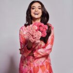 Keerthy Suresh Instagram - Maybe I have started liking pink now! 🤷‍♀️🌸 #ShootDiaries #PinkLove
