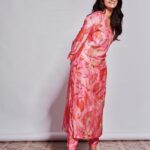 Keerthy Suresh Instagram - Maybe I have started liking pink now! 🤷‍♀️🌸 #ShootDiaries #PinkLove