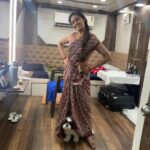 Keerthy Suresh Instagram - Vennela made a lot of friends at the #Dasara shoot ❤️ #DasaraOnMarch30th #ShootDays #BehindTheScenes