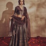 Keerthy Suresh Instagram - Shades of #Dasara 🤎 3 days to go! #DasaraPromotions #DasaraOnMarch30