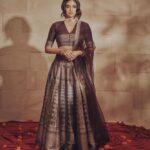 Keerthy Suresh Instagram - Shades of #Dasara 🤎 3 days to go! #DasaraPromotions #DasaraOnMarch30