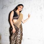 Keerthy Suresh Instagram – One of the busiest days hustling from a shoot in Pondicherry to celebrate the audio launch in Chennai with my #Siren Fam anddd it was all worth it! 🖤

Siren alarming in theatres from tomorrow 🚨

#Siren #sirenaudiolaunch