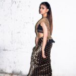Keerthy Suresh Instagram – One of the busiest days hustling from a shoot in Pondicherry to celebrate the audio launch in Chennai with my #Siren Fam anddd it was all worth it! 🖤

Siren alarming in theatres from tomorrow 🚨

#Siren #sirenaudiolaunch