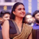 Keerthy Suresh Instagram – One of the busiest days hustling from a shoot in Pondicherry to celebrate the audio launch in Chennai with my #Siren Fam anddd it was all worth it! 🖤

Siren alarming in theatres from tomorrow 🚨

#Siren #sirenaudiolaunch