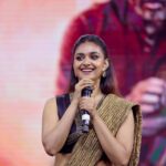 Keerthy Suresh Instagram – One of the busiest days hustling from a shoot in Pondicherry to celebrate the audio launch in Chennai with my #Siren Fam anddd it was all worth it! 🖤

Siren alarming in theatres from tomorrow 🚨

#Siren #sirenaudiolaunch