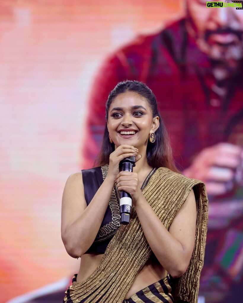Keerthy Suresh Instagram - One of the busiest days hustling from a shoot in Pondicherry to celebrate the audio launch in Chennai with my #Siren Fam anddd it was all worth it! 🖤 Siren alarming in theatres from tomorrow 🚨 #Siren #sirenaudiolaunch