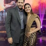 Keerthy Suresh Instagram – One of the busiest days hustling from a shoot in Pondicherry to celebrate the audio launch in Chennai with my #Siren Fam anddd it was all worth it! 🖤

Siren alarming in theatres from tomorrow 🚨

#Siren #sirenaudiolaunch
