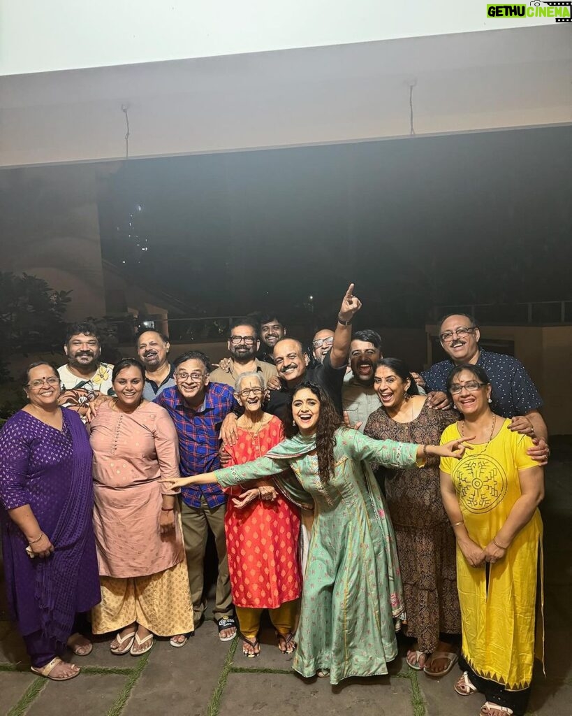 Keerthy Suresh Instagram - From celebrating Diwali, to mom and dad’s birthday and finishing it with my decade in the industry. A month to remember, November ❤️ #familytime