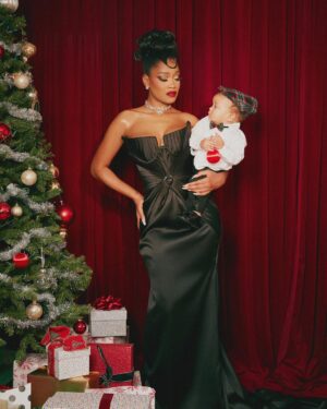 Keke Palmer Instagram - Happy Holidays! From my family, to yours 🫶🏾

.. He wouldn’t let me tuck his shirt in. 
And whatever he says goes 🙄🥹