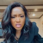 Keke Palmer Instagram - This what I be doing on set in between set ups 🤣