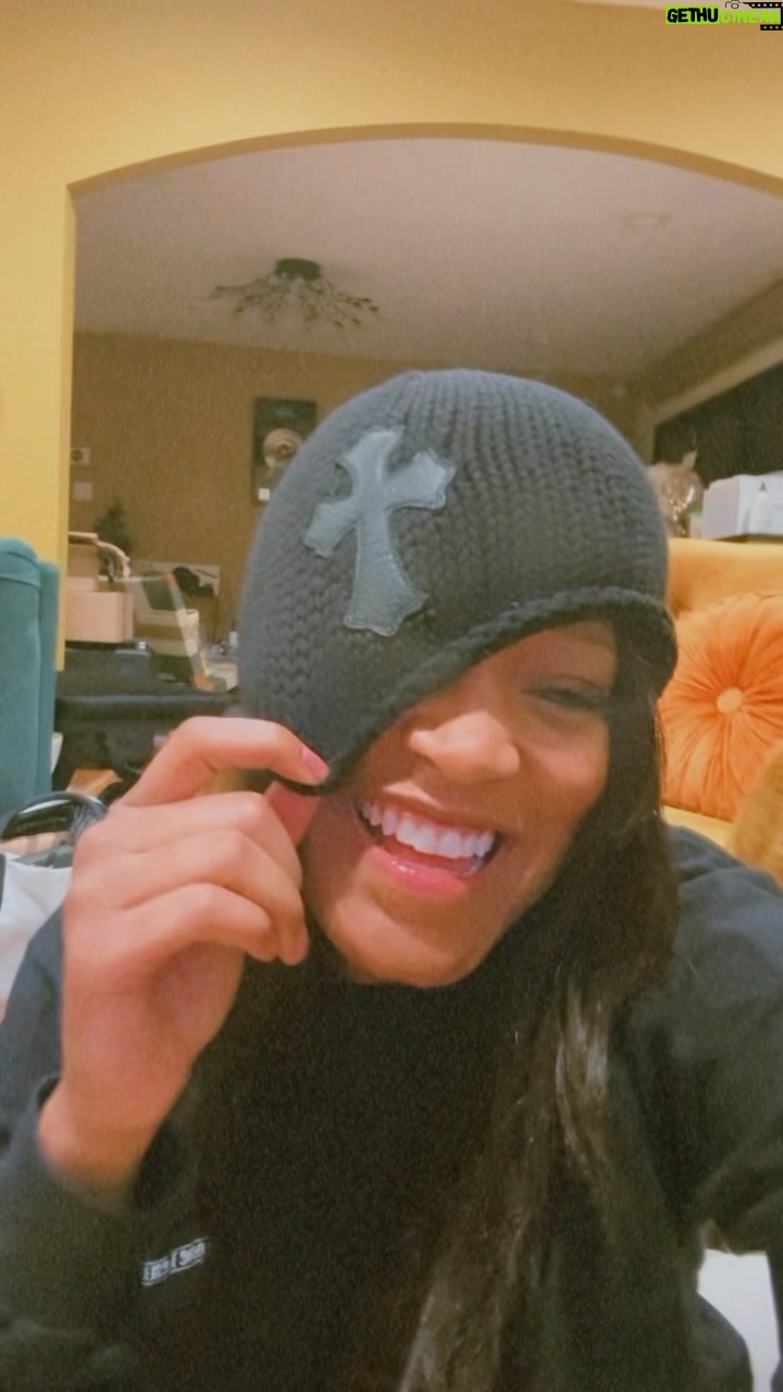 Keke Palmer Instagram - We never caught him with that eye out and that hat off. The good ole days 🤣