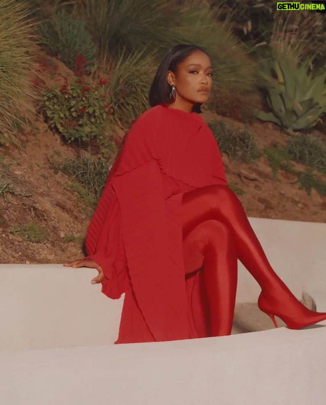Keke Palmer Instagram - ALL OF US being on the cover IS THE POINT of @KeyTVNetwork Wow!! Just past a year for @keytvnetwork. I remember calling @noraradd and pitching her the idea of this network, this business venture and she was immediately on board. I’d met @definitelynotchelsea through @r29unbothered and was so marveled at her work, I knew she would be a brilliant addition to what we are trying to achieve. I’ve know @youknowjefe since I was a teenager and his skills as a publicist and a connector have always been at the highest level. Together we became the first KEYmakers of @keytvnetwork. We all know there are so many opportunities out there with brands, but not always is it possible to reach them. Even when your content is amazing! This network, my team, the business of KeyTv is built on the back of us leveraging our voices. Leveraging our own culture and creating a space that makes it easier for us to collaborate with one another. Thank you @teenvogue for the acknowledgement!
