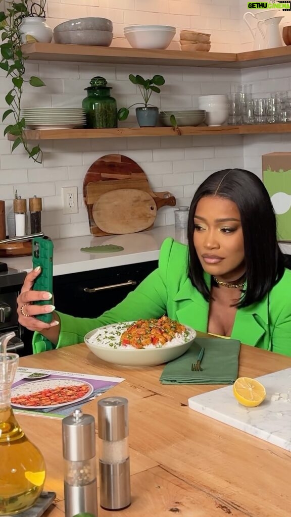 Keke Palmer Instagram - Let’s be real, life gets busy, especially now that I’m ✨ A MOTHA ✨So I stay fab and avoid kitchen meltdowns with my superhero sidekick, @HelloFresh 🦸🏿‍♀️🌟 #HelloKeke Use code KEKE to get Free Breakfast for LIFE! One breakfast item per box while the subscription is active. #ad
