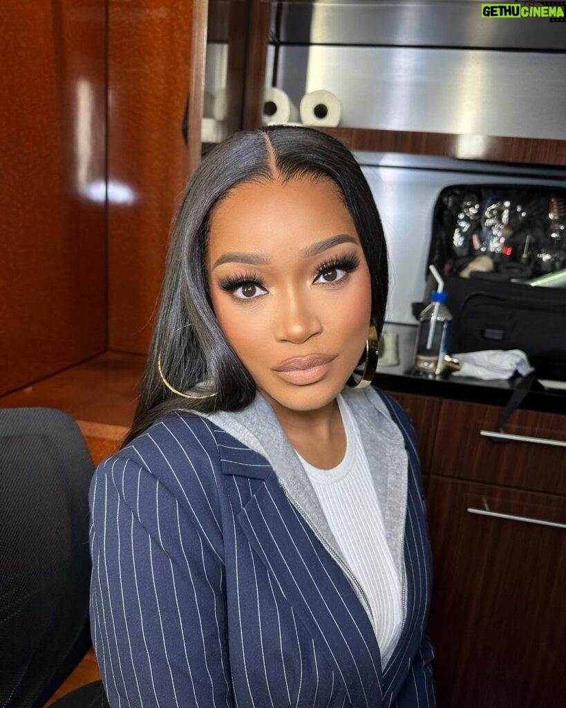 Keke Palmer Instagram - Giving you them Durk eyes 🤣😍 “Assets” video is out now, link in bio bookies!!